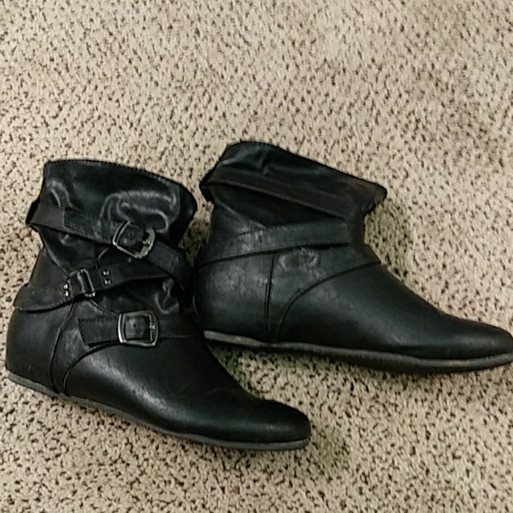 🎉SALE 3/$18 Wild Diva Black Ankle Booties
